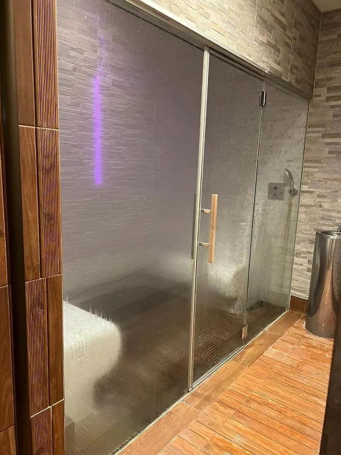Luxury Apartment Dunapest With Spa And Pool Budapest
