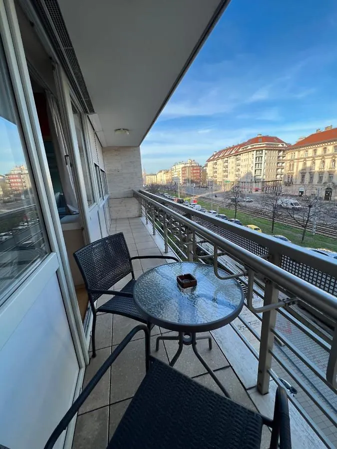 Luxury Apartment Dunapest With Spa And Pool Budapest