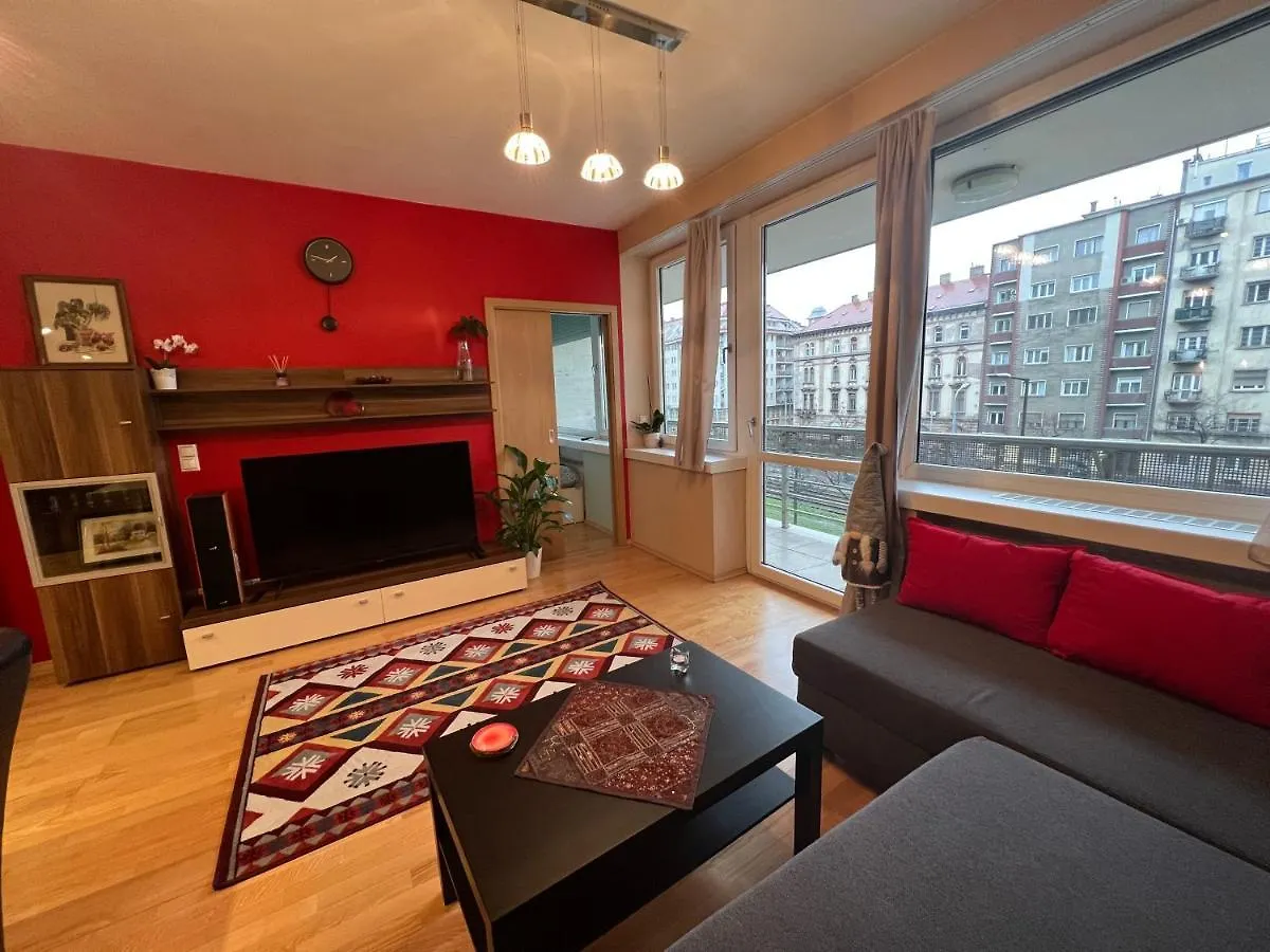 Luxury Apartment Dunapest With Spa And Pool Budapest